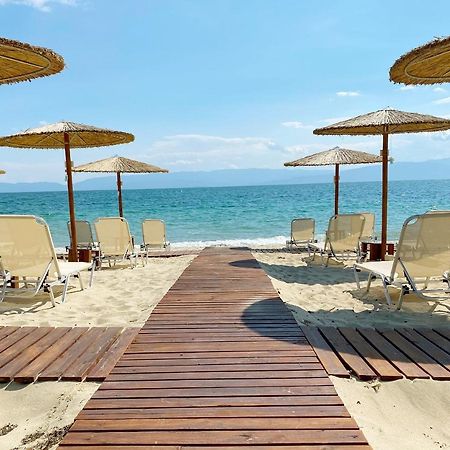 Mareleon Beach Resort Ofrínion Exterior foto