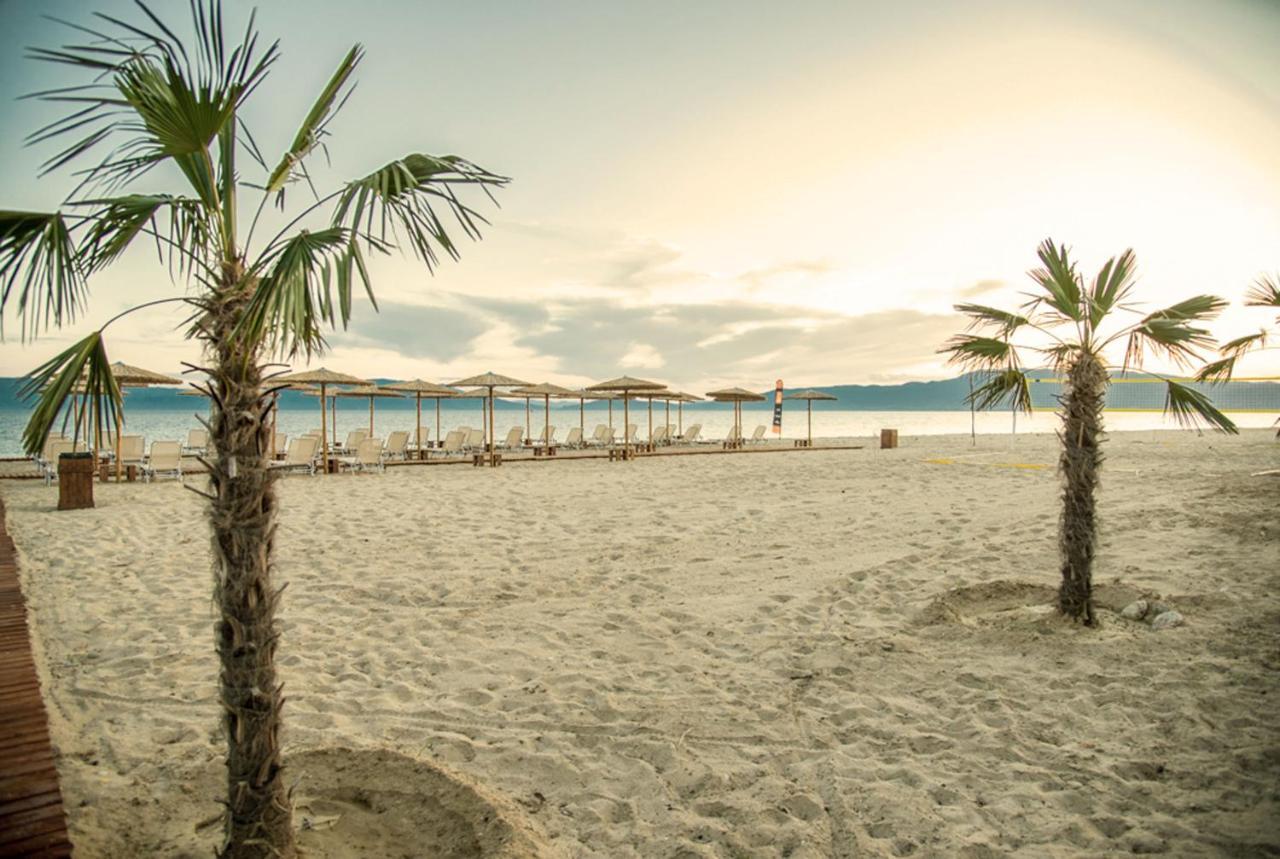 Mareleon Beach Resort Ofrínion Exterior foto