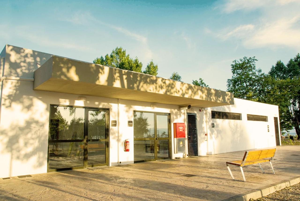 Mareleon Beach Resort Ofrínion Exterior foto