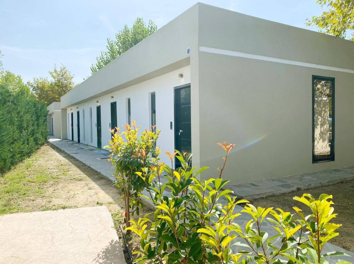 Mareleon Beach Resort Ofrínion Exterior foto