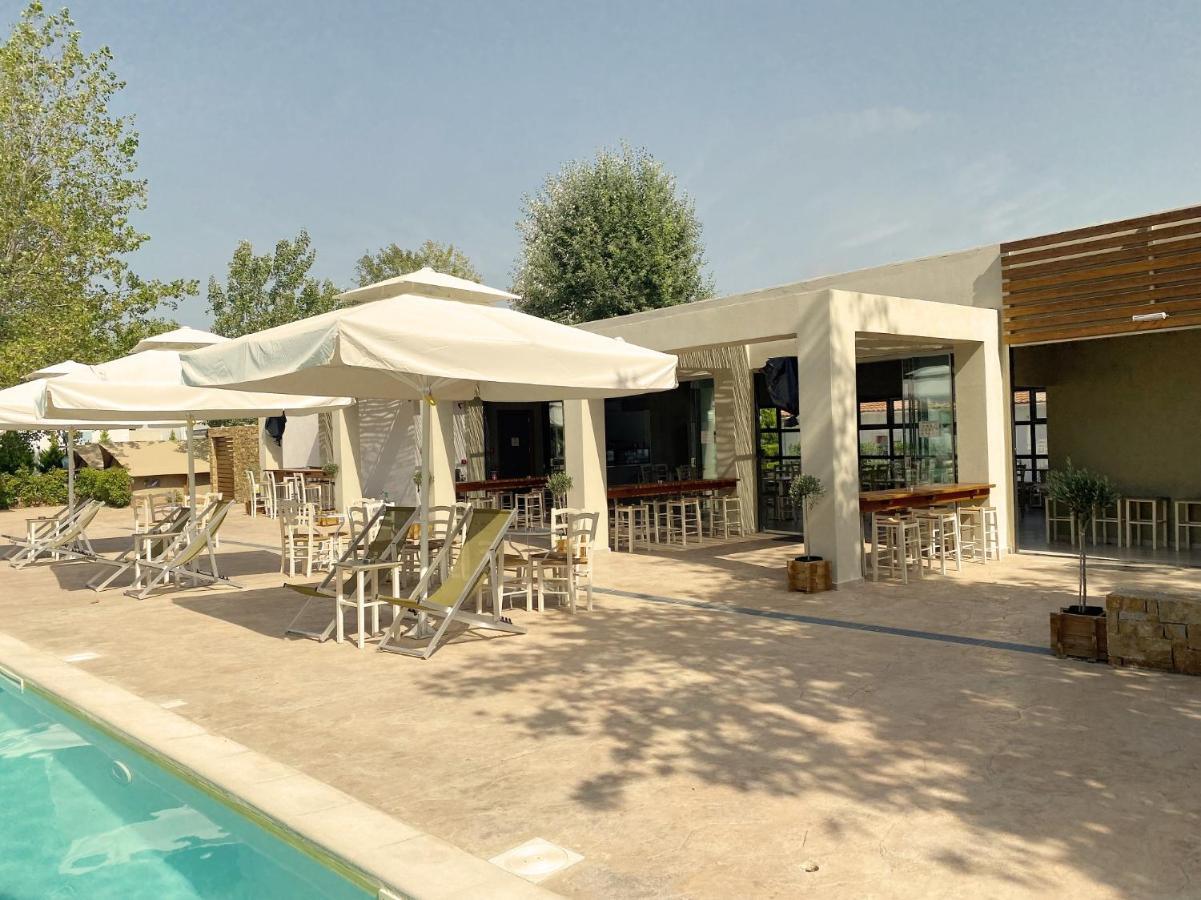 Mareleon Beach Resort Ofrínion Exterior foto