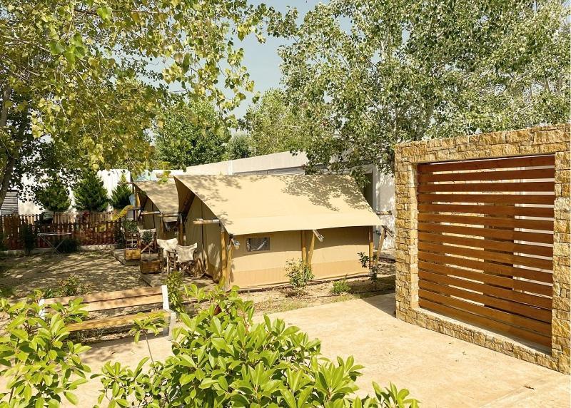 Mareleon Beach Resort Ofrínion Exterior foto