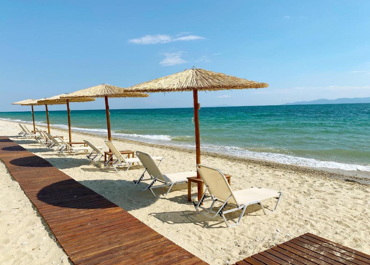 Mareleon Beach Resort Ofrínion Exterior foto