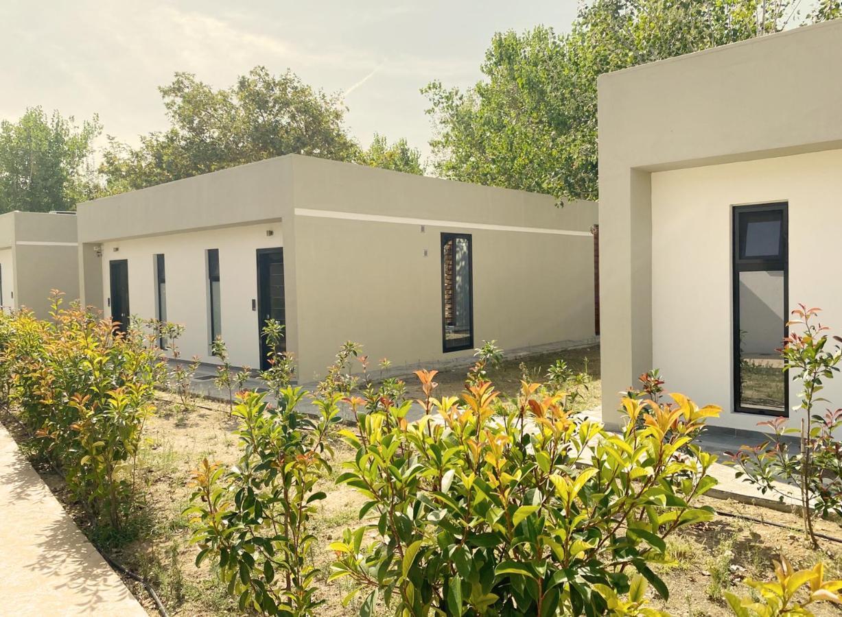 Mareleon Beach Resort Ofrínion Exterior foto